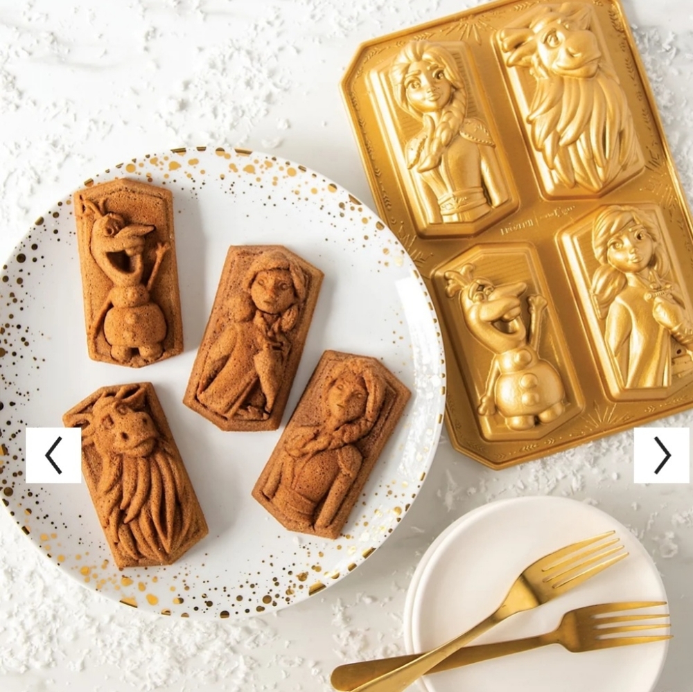 DISNEY❄Frozen II❄ Cast character cakelet pan.